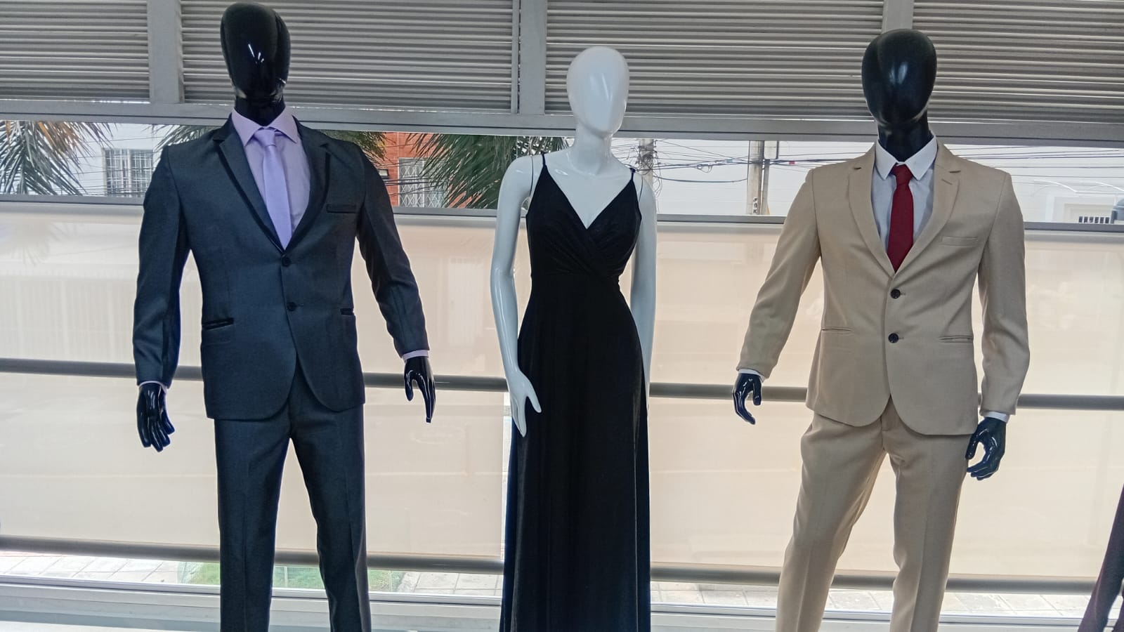 Alquiler de trajes y vestidos de gala 1