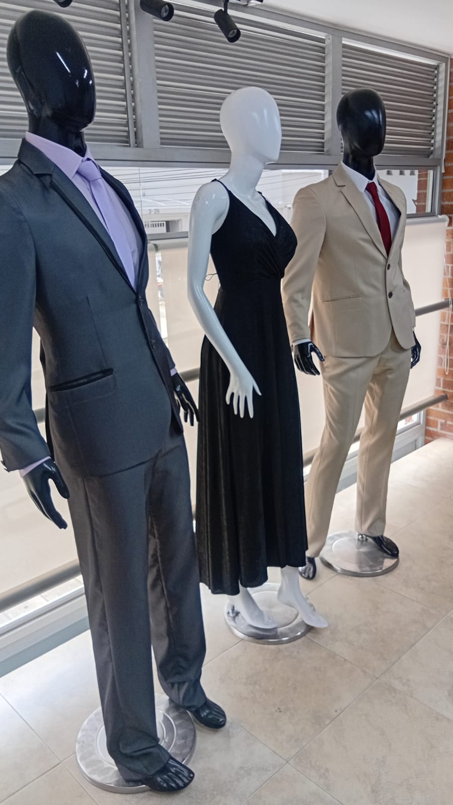 Alquiler de trajes y vestidos de gala 4
